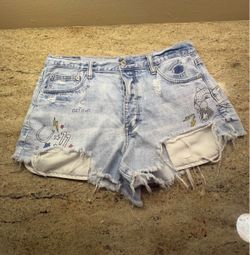 Women’s American Eagle Distressed Denim Shorts with Graphics Size 12