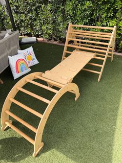 Wooden Pikler Triangle Climbing Set with Ramp
