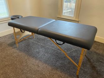 Massage table w/ headrest and sheets