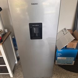 Galanz 6.5 Cu Ft Compact Refrigerator/Freezer