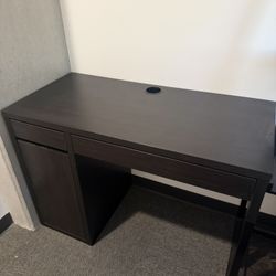 IKEA Micke black desk