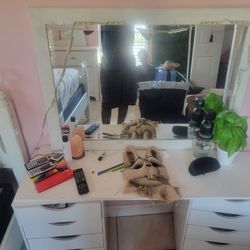 Makeup Vanity 