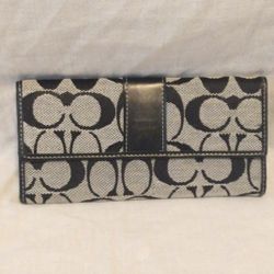 BLACK AND GREY WMN COACH WALLET