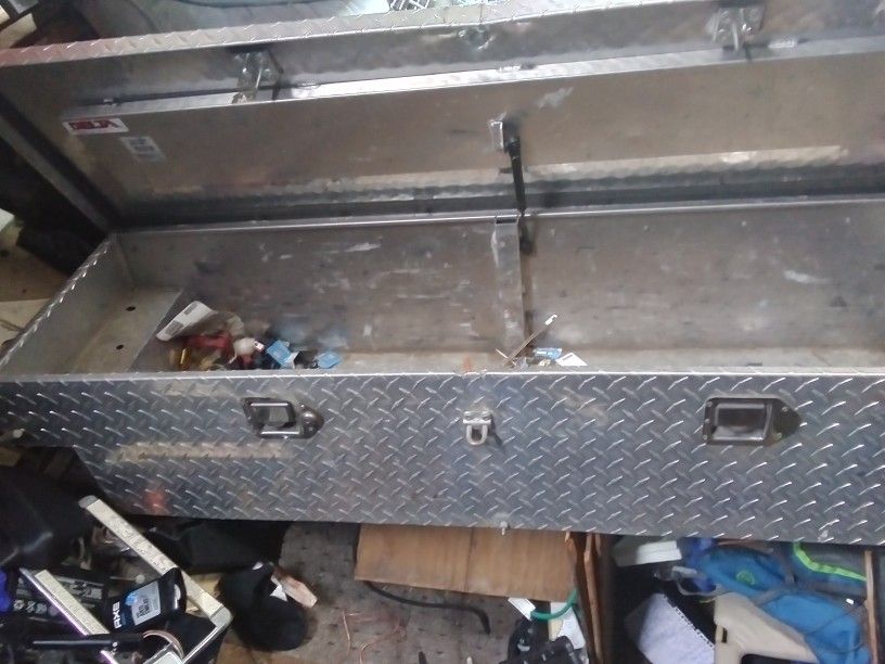 Diamond Style Steel Truck Toolbox. Will Measure.  Only $30. 