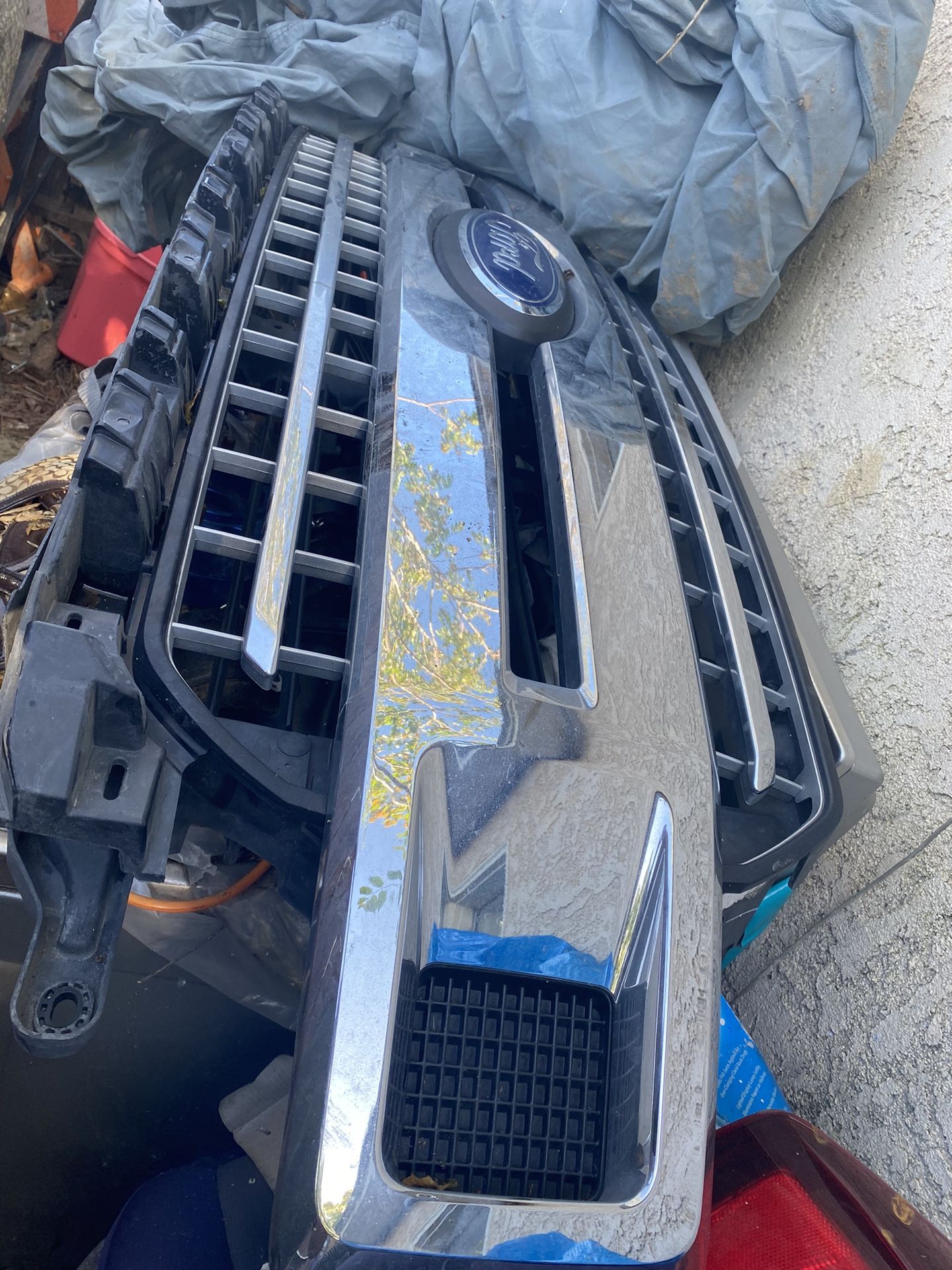 2019 Ford F150 Grill And Headlights Oem