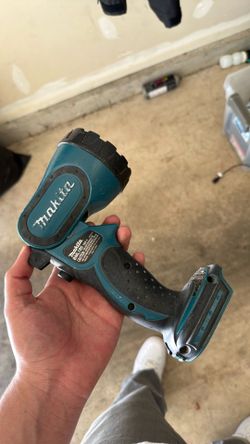 Makita chordless flashlight
