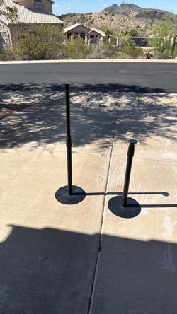 Adjustable speaker mounts.