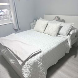 Full Size Bed Frame & Matress