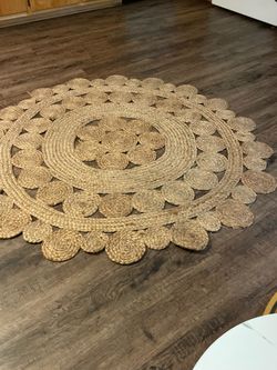 Round Braided Jute Area Rug