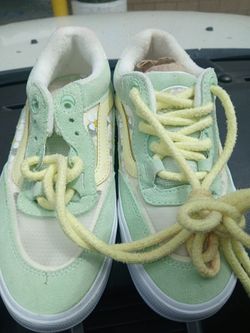 Vans  4