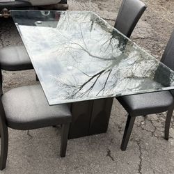 6 Piece Dinning Table (SOLD AS IS) 