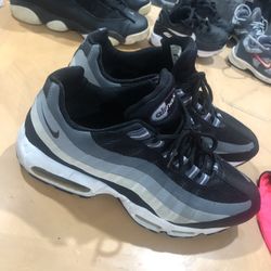 Nike Air Max 8.5y Men’s 