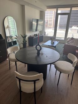Table and chairs for sale!