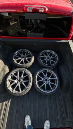 18x8.5 Tesla wheels