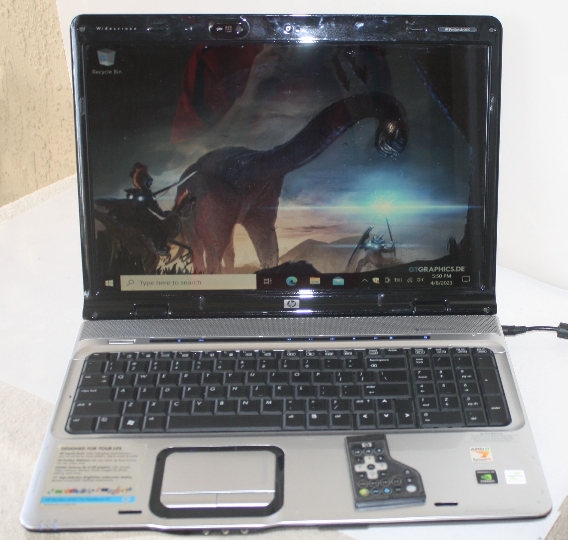 HP Pavilion dv9317d 17" Notebook AMD Turion 64 X2 Dual-Core 4GB RAM 320GB HDD 