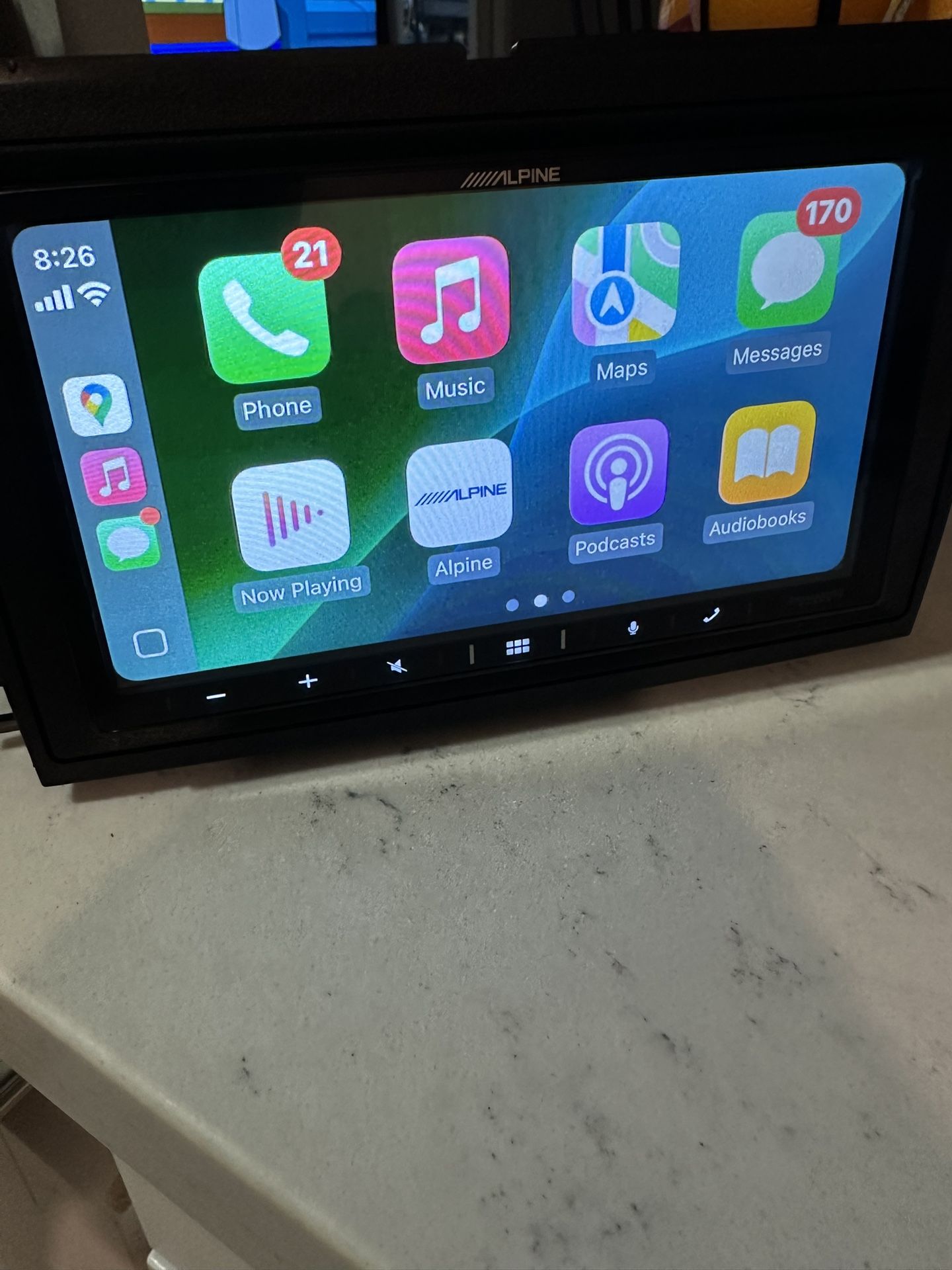 Alpine iLX-W650 double din 7 inch stereo Apple carplay Silverado