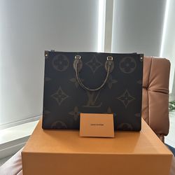 Louis Vuitton “On The Go” GM  ( Brand New )
