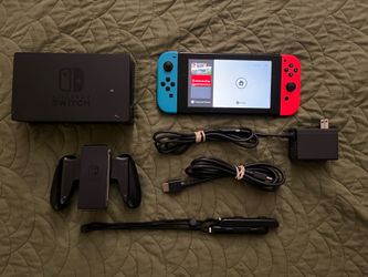 Original Gen 1 Nintendo Switch w/ all accessories