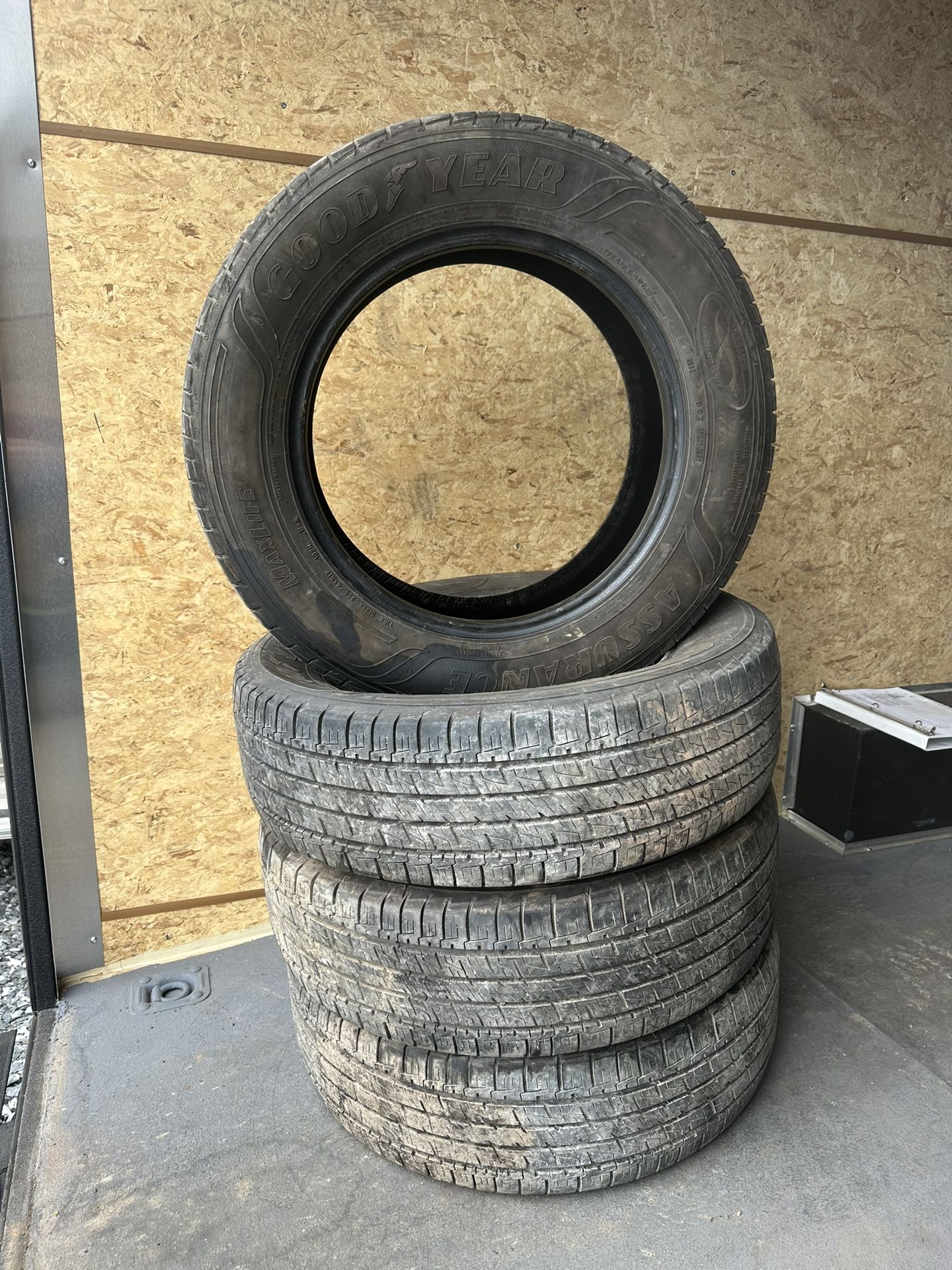 Goodyear Assurance Max Life 225/65/17