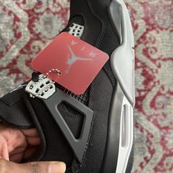 Black Canvas Size 11