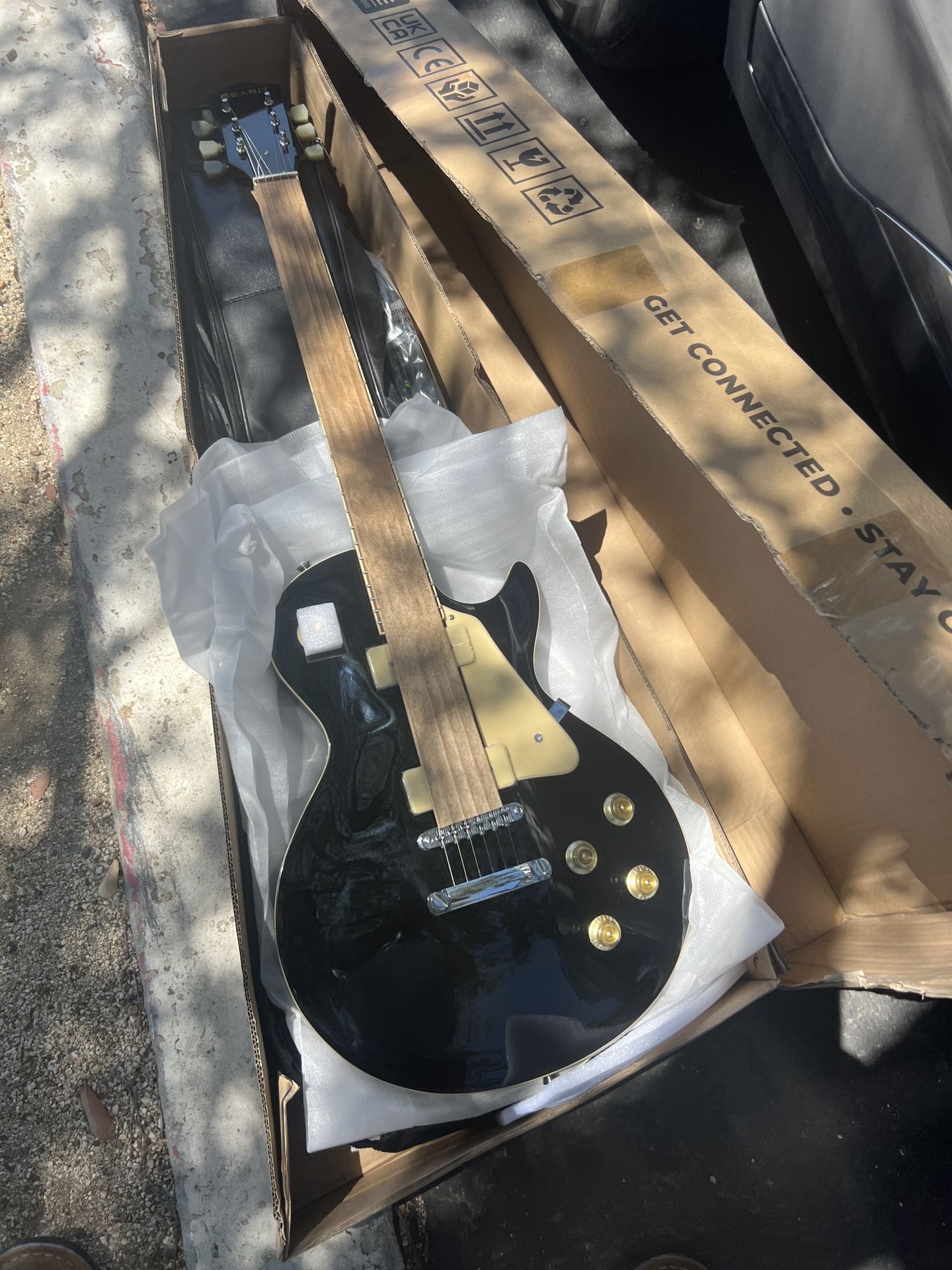 Gearit Electric Guitar - Black - Brand New