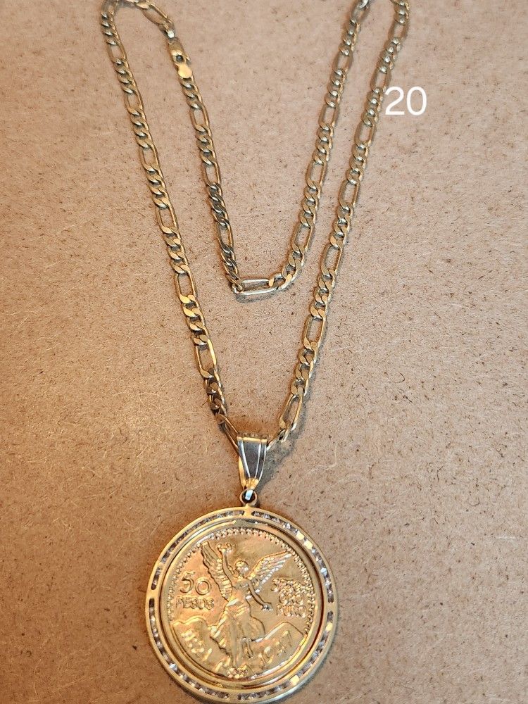 Mens Beautiful 14kt Gold Centenario Chain..