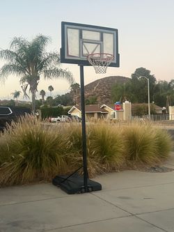 Basketball hoop