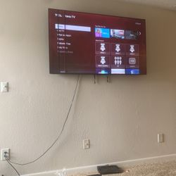 TCL Roku TV 65inch Small crack Screen 