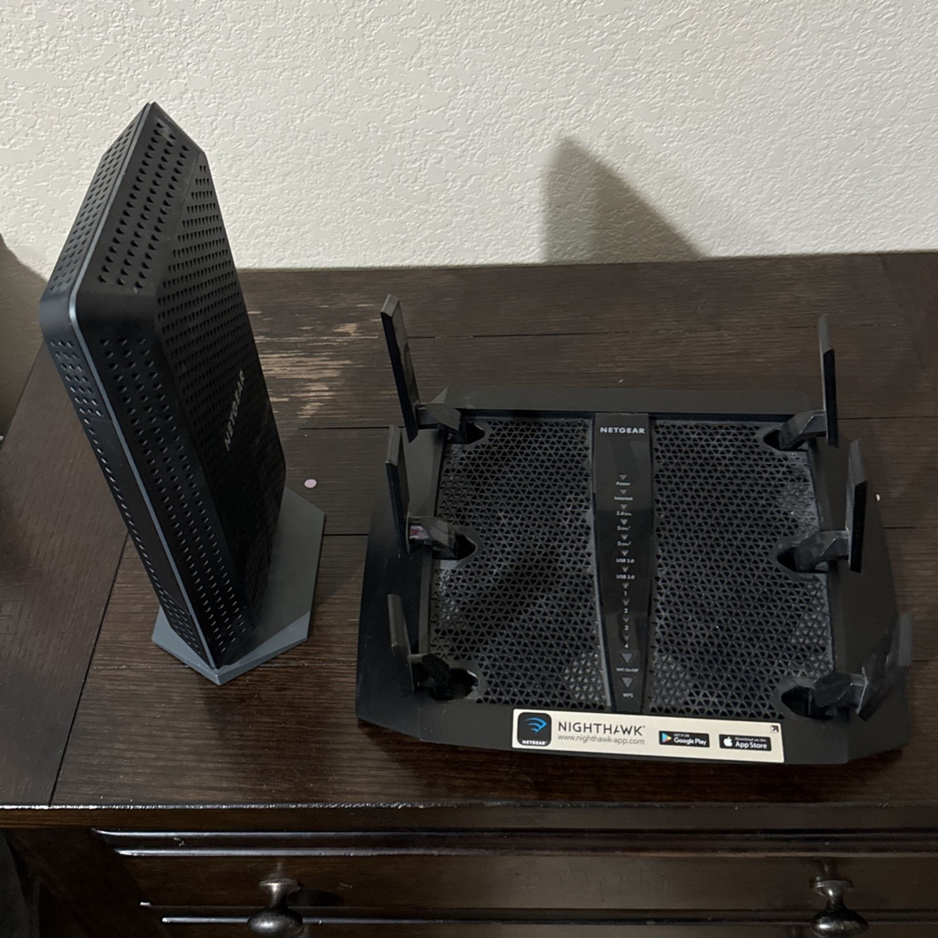 Nighthawk Wireless Modern And A Router