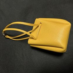 𝐇𝐄𝐑𝐌𝐄𝐒  Togo Leather Vespa Leather Pouch Bag Yellow 