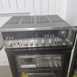 Kenwood Receiver Kr9600  For Parts Or Repairs  Sending Loud Pop On Speakers  Selling For Parts 