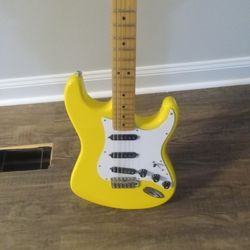 02 MIM Stratocaster Deluxe
