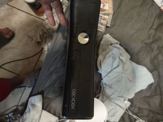 Xbox 360 slim  with 125 gb hard drive