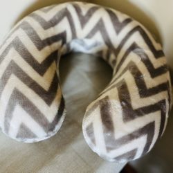 Memory Foam Neck Pillow . Washable 