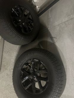 Gloss Black Alloy Wheels with Lionhart Tires