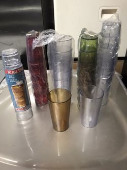 Various commercial grade plastic tumbler cups