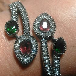 Beautiful Ladies Adjustable Bangle Bracelet 🌹
