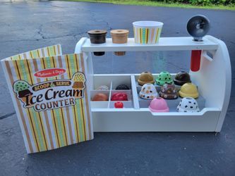Melissa & Doug Ice Cream Counter