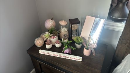 Room/Dorm Decor