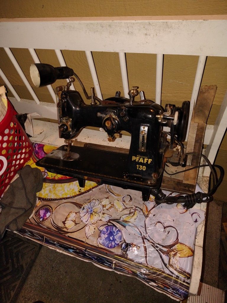  Sewing Machine