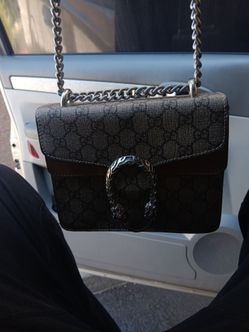 Gucci
mini Dionysus shoulder bag