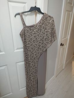 Beautiful pant suit with sequins R&M Richards like New (14)