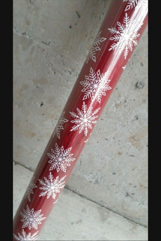 NEW
PREMIUM HEAVYWEIGHT GIFT WRAP
180 SQ FT
2.5 FT X 24 YARDS
76.2 CM X 21.94 M