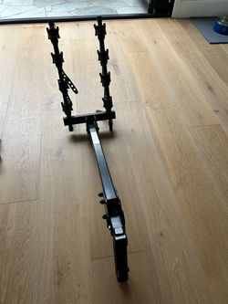 4 bile Thule bike rack
