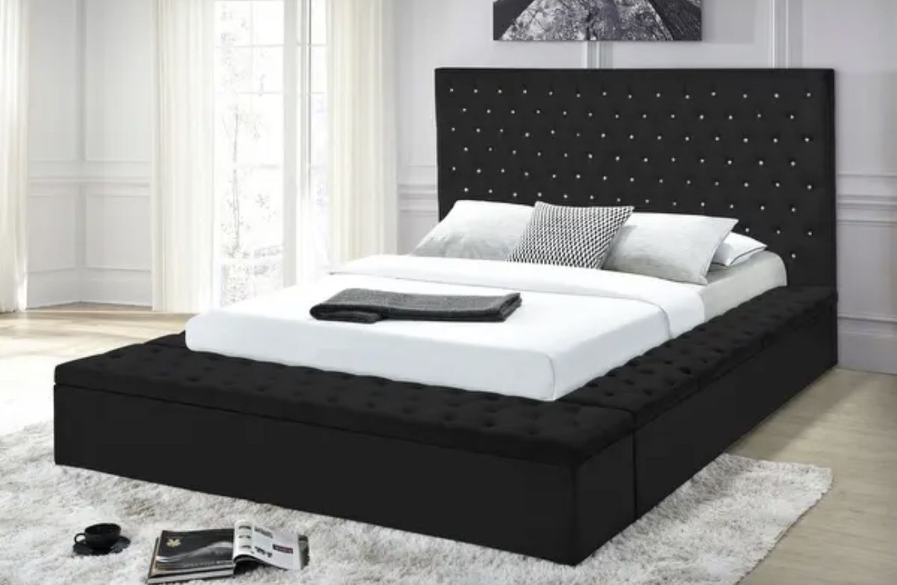 Titanic Furniture Folier Black Velvet Tufted Storage Bed with Faux Diamonds - Supreme King