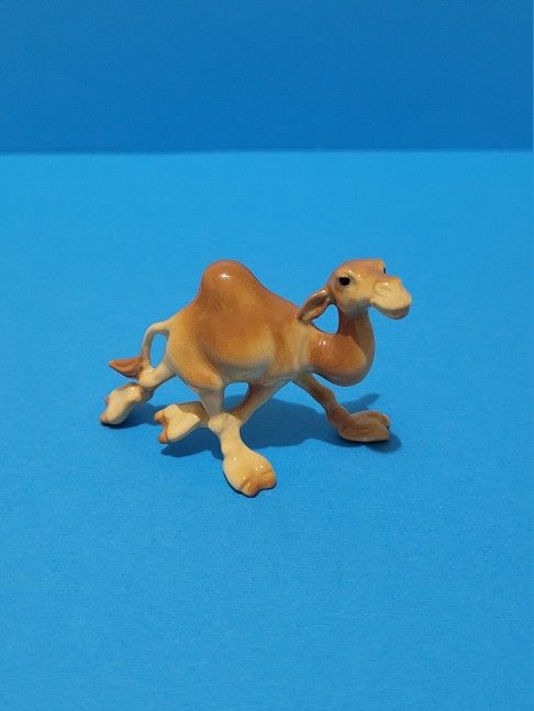 Hagen Renaker Miniature Camel Mama Running Vintage Porcelain Figurine