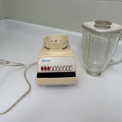 Osterizer 10-Speed blender with glass carafe, needs blade assembly. 