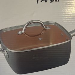 New 6 Qt Copper Non Stick Pan W/lid $20