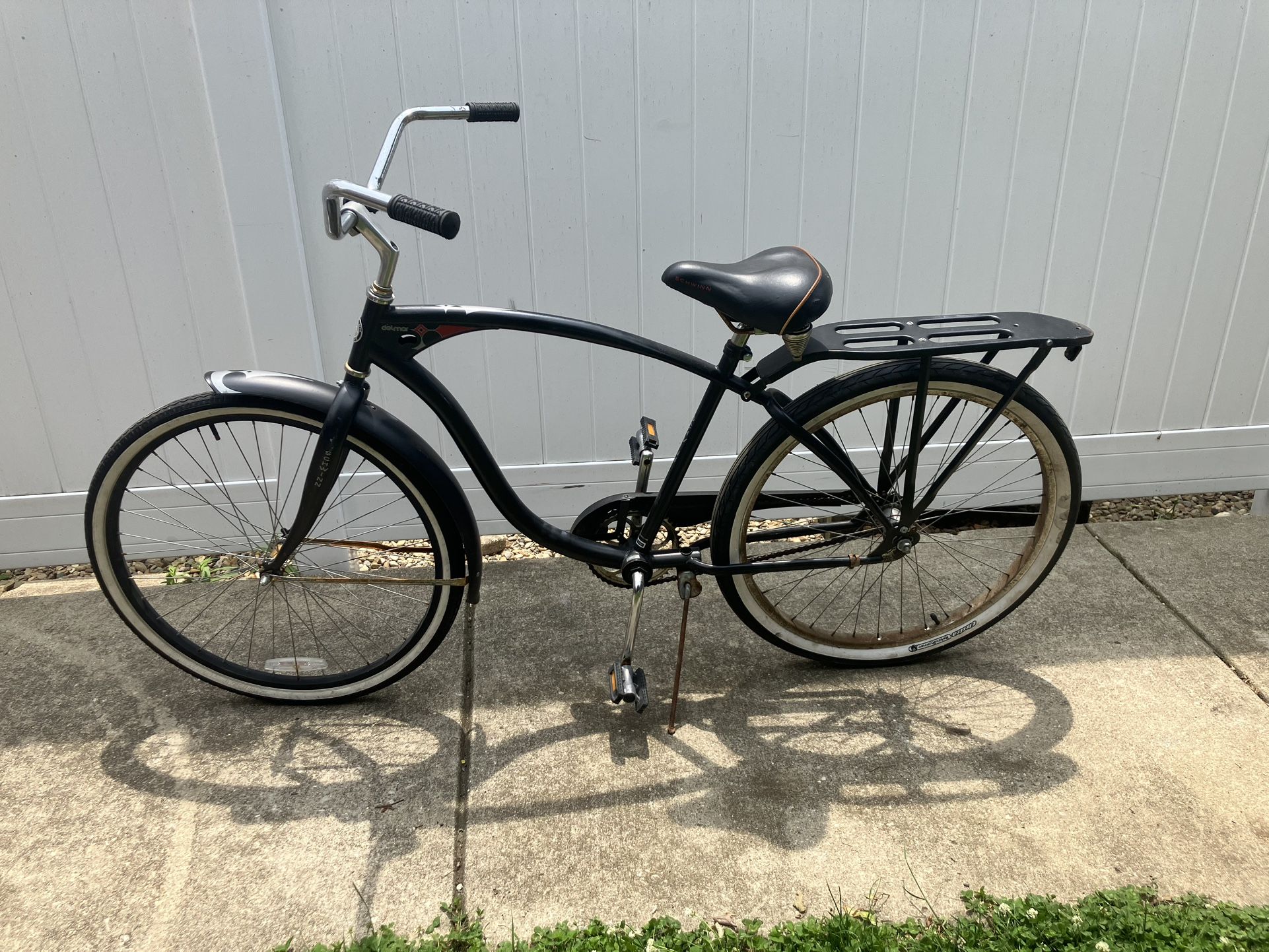 26 inch Schwinn beach cruiser