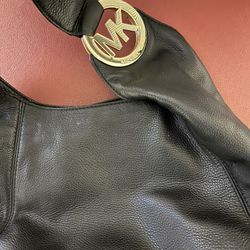 Great Condition!! GENTLY USED MK PURSE!!